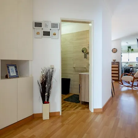 Vila Rosa 1bdr With Balcony & Pool By Lovelystay