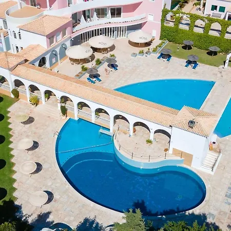 Апартаменты Vila Rosa 1bdr With Balcony & Pool By Lovelystay *