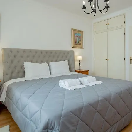 Vila Rosa 1bdr With Balcony & Pool By Lovelystay