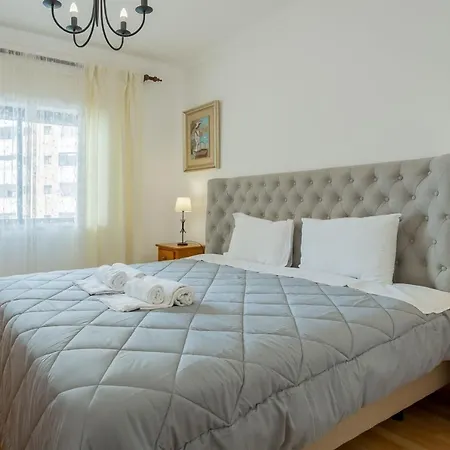 Апартаменты Vila Rosa 1bdr With Balcony & Pool By Lovelystay *