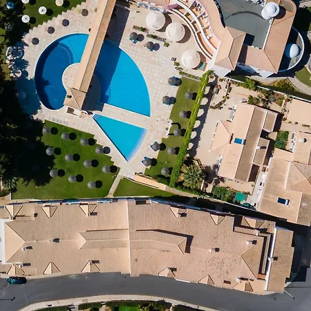 Апартаменты Vila Rosa 1bdr With Balcony & Pool By Lovelystay